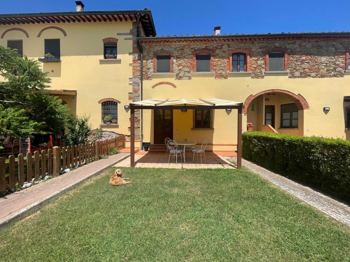 Casa Vacanza Villaggio Poggio Rosso Arezzo Luaran gambar