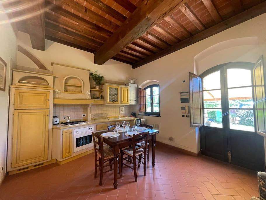 Casa Vacanza Villaggio Poggio Rosso Arezzo Luaran gambar