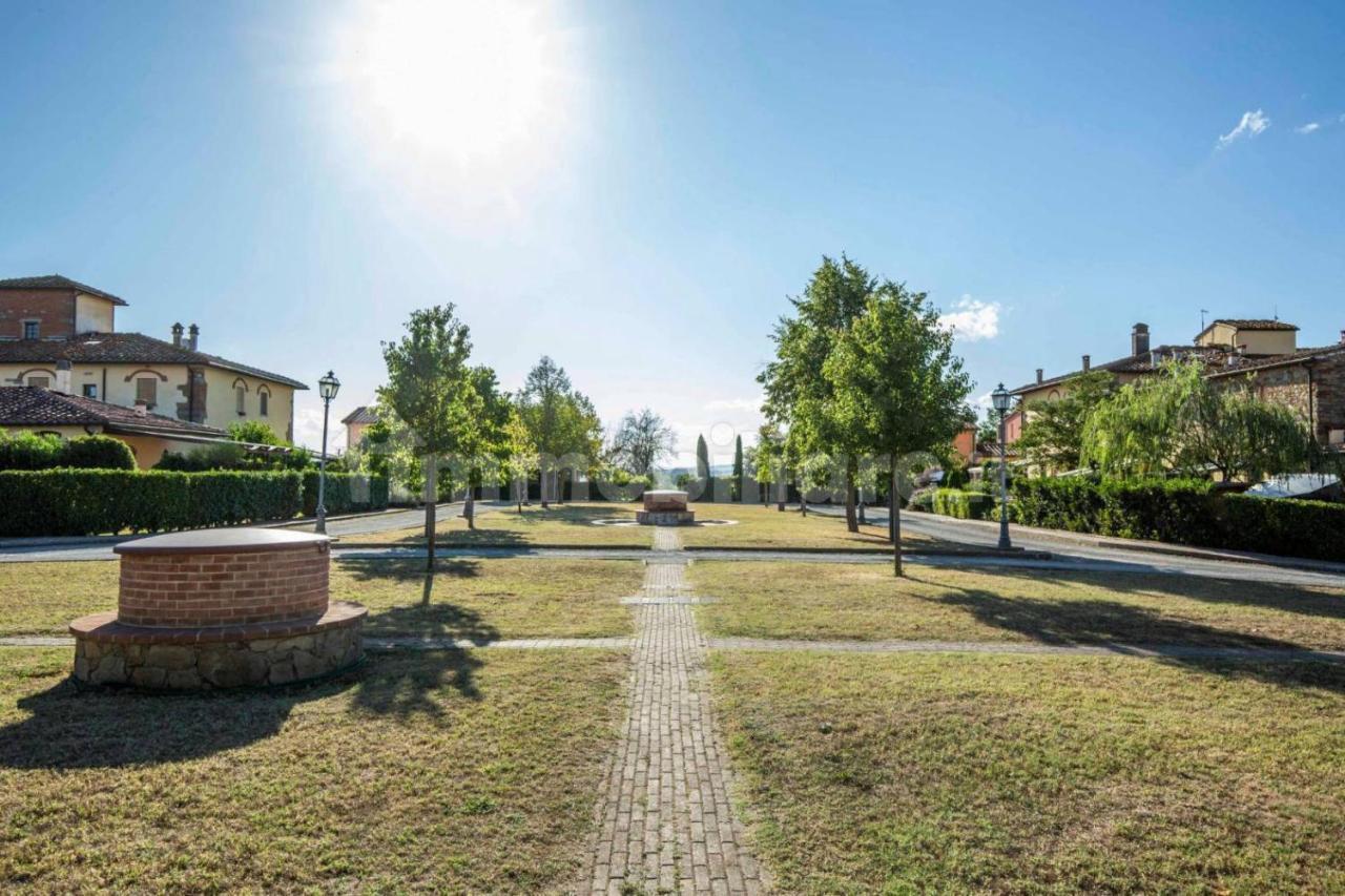 Casa Vacanza Villaggio Poggio Rosso Arezzo Luaran gambar
