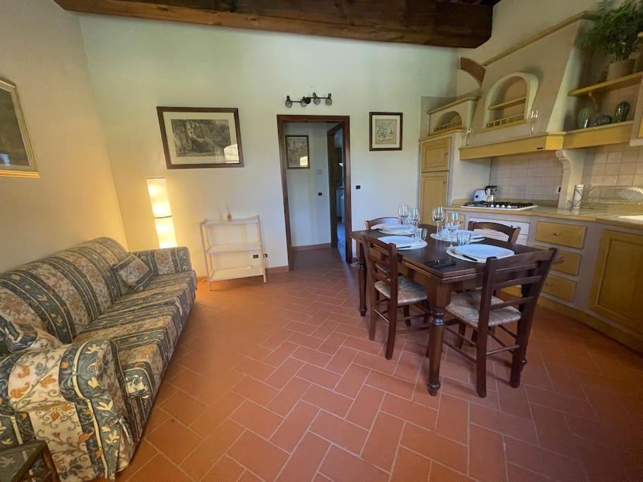 Casa Vacanza Villaggio Poggio Rosso Arezzo Luaran gambar