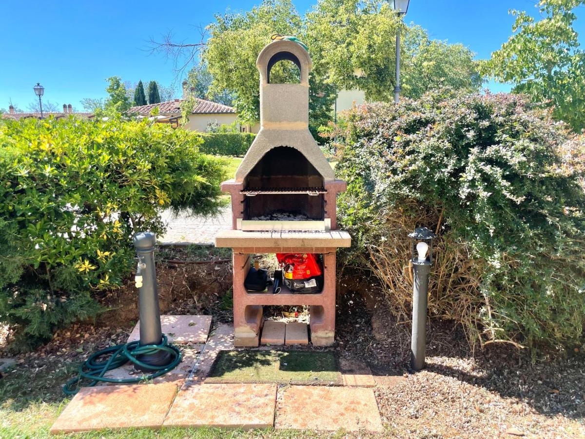 Casa Vacanza Villaggio Poggio Rosso Arezzo Luaran gambar